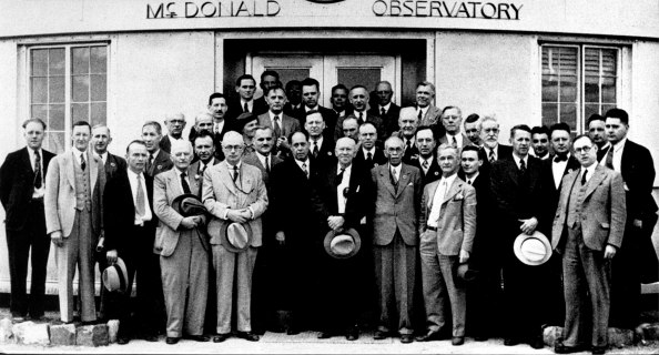 Cecilia Payne-Gaposchkin w towarzystwie najważniejszniejszych astronomów, McDonald Observatory, 1939